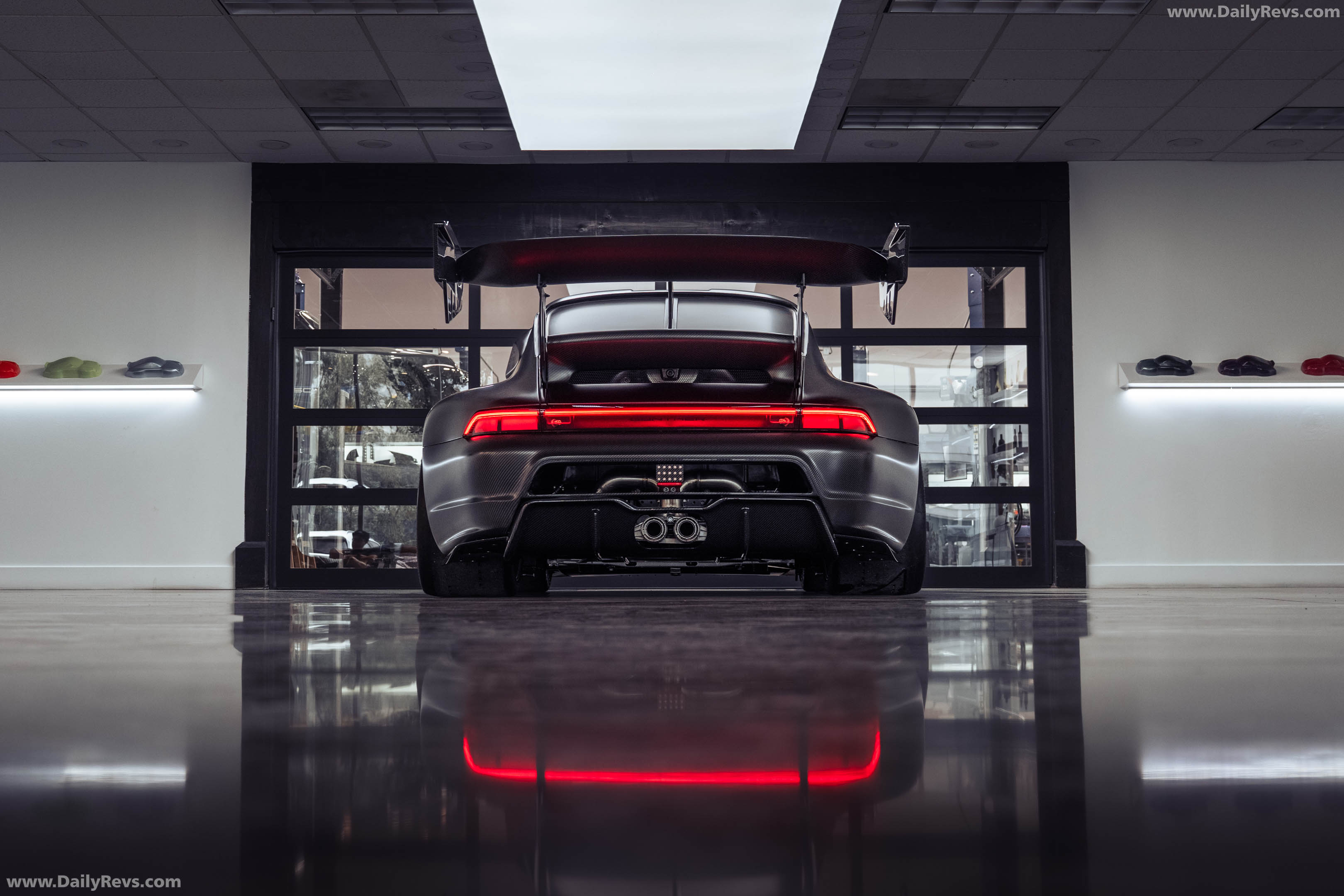 2027 Gunther Werks GXR-Evo Rear View